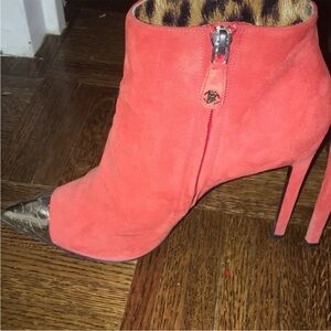 Roberto Cavalli coral velvet and silver plated pointed toe booties size 9